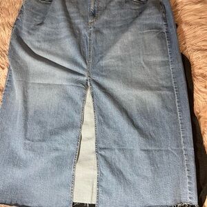 Universal Threads Blue denim slit skirt size 26